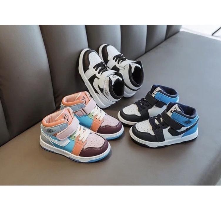 (Kiddiwear) Sepatu sneakers  anak MBK01 –MY.15Jl22n