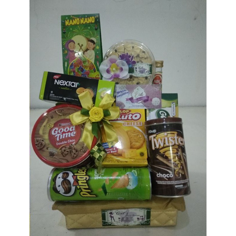 

parcel lebaran/parcel custom/hampers lebaran/hampers custom/hampers makanan minumam