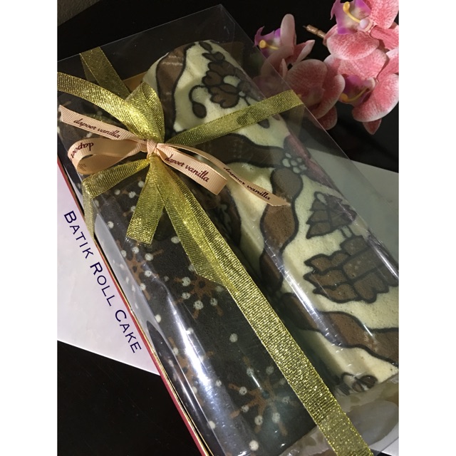 

Batik Roll Cake hantaran (set 2)