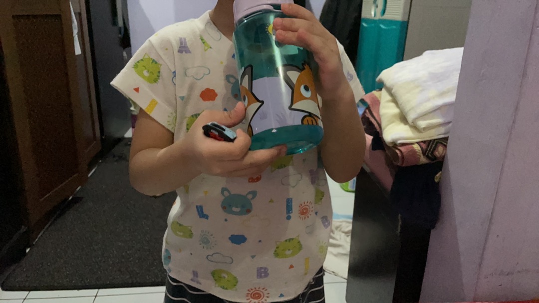 Tum Tum Flip Top Water Bottle Botol Minum Anak Inclue Long Strap