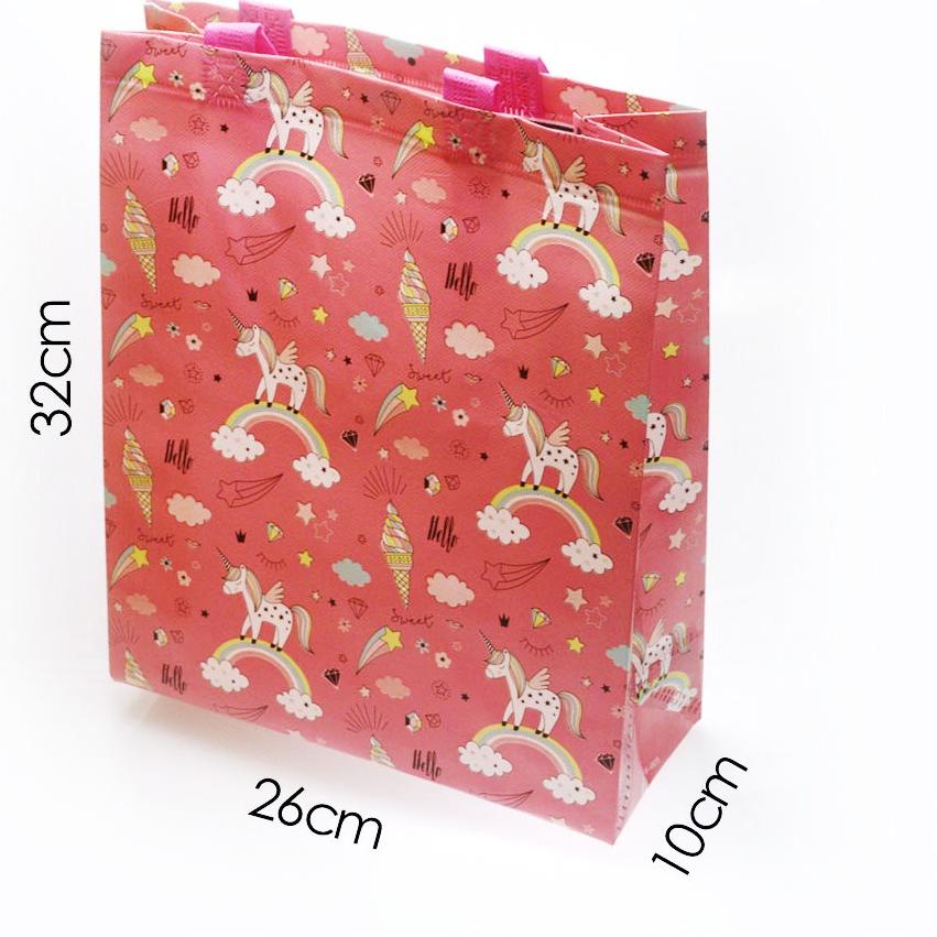 

Ready Stock GOODIE BAG DX32 (1 LUSIN WARNA RANDOM) ULANG TAHUN TAS KARUNG PLASTIK GOODIE BAG UNICORN/DINO;