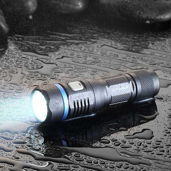 JETBeam C8 Pro Tactical Senter LED Cree SST-40 N4 BC 1200 Lumens [Hitam]