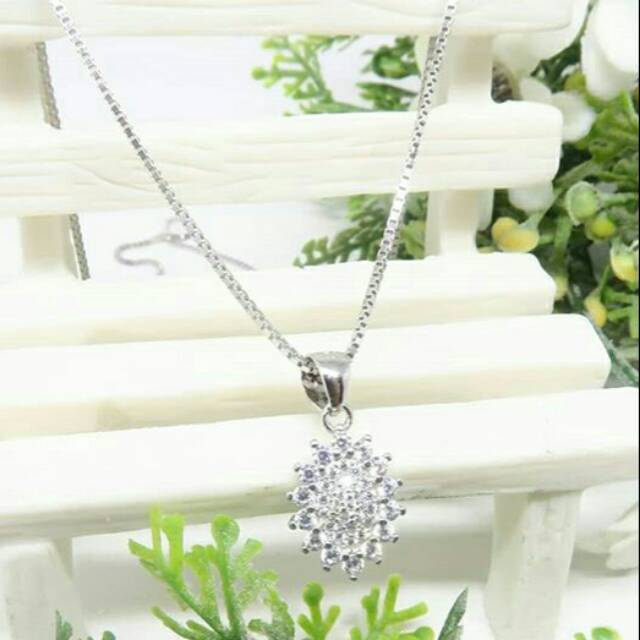 BCKL029 PERHIASAN KALUNG & LIONTIN CLUSTER MATA DAUN FRAME PERAK SILVER 925 LAPIS EMAS PUTIH​