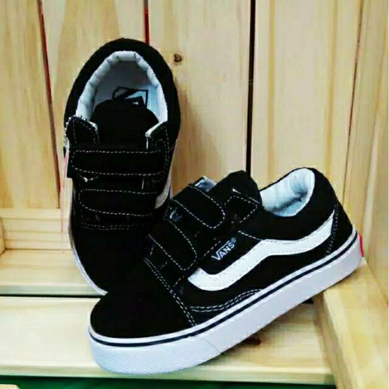 Sepatu sekolah anak hitam tanpa tali (velcro) casual laki-laki dan perempuan size 21-35