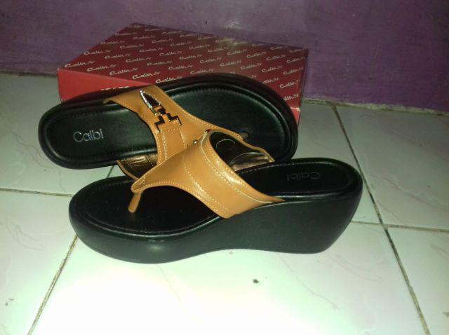  SANDAL  CALBI  HARGA PROMO 2021 KL 2562 WARNA KUNIR 37 