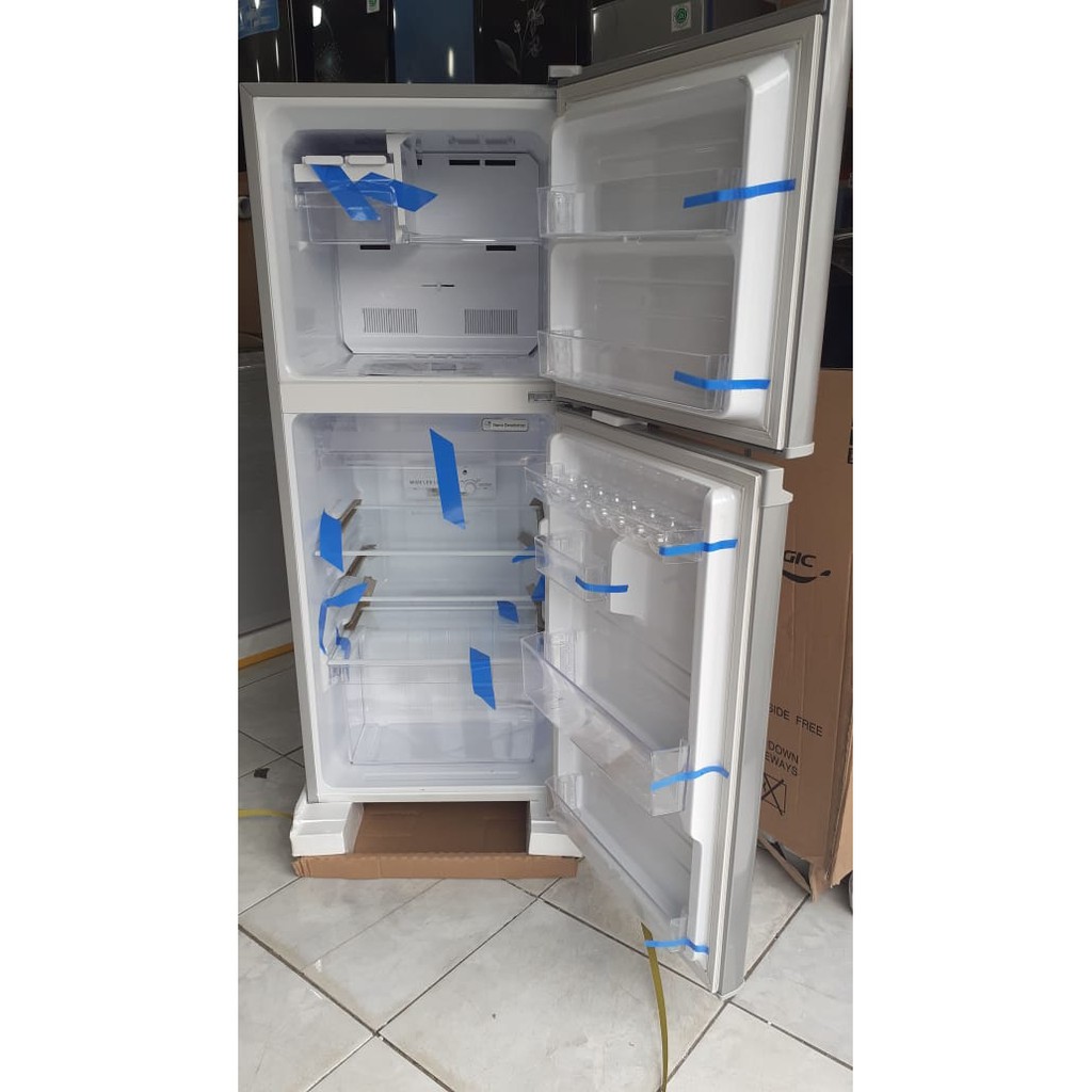 Kulkas 2 pintu SHARP SJ 237 MG DB/DP No frost Glossy Door 220 Liter Tanpa Bunga Es