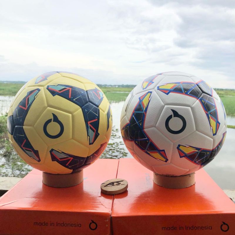 Bola soccer Ortuseight size 5 Original