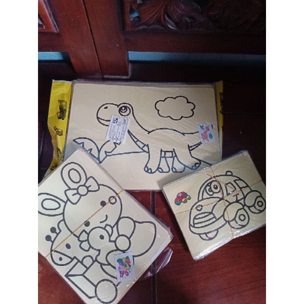 mewarnai dengan pasir warna