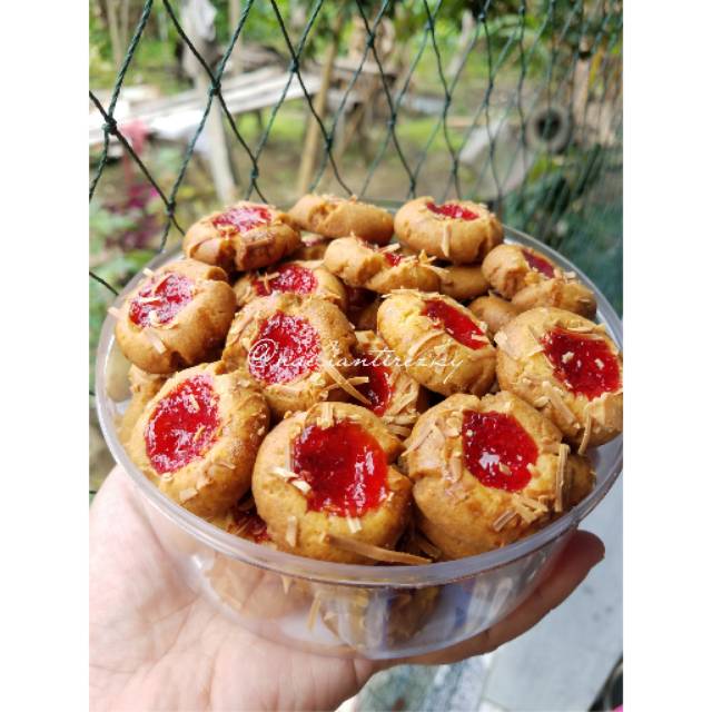 

Strawberry thumbprints cookies homemade