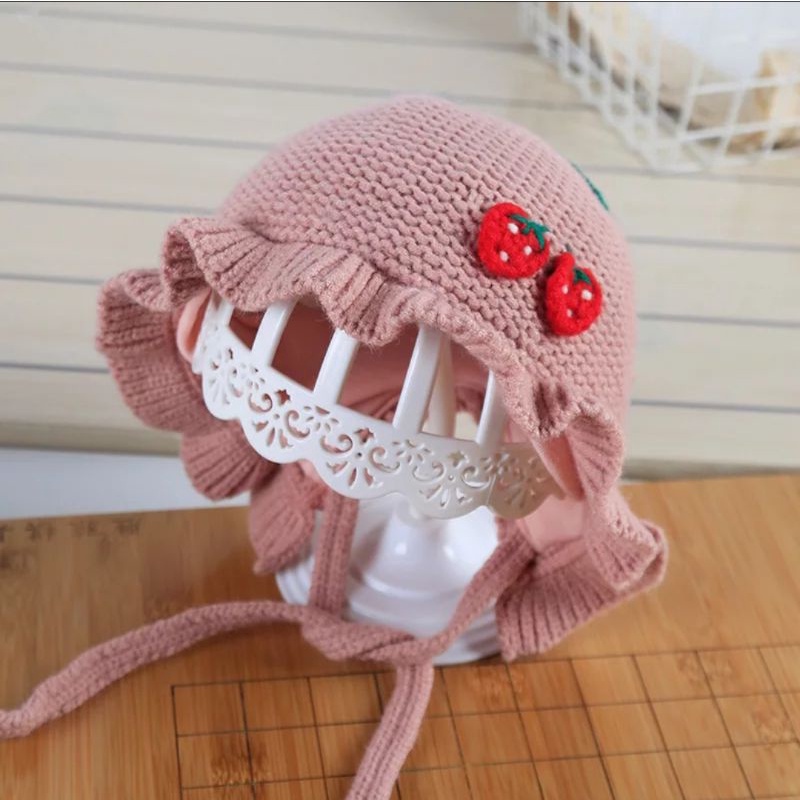 Topi rajut Anak Bayi Perempuan Knitted Ruflle Stawberry Import