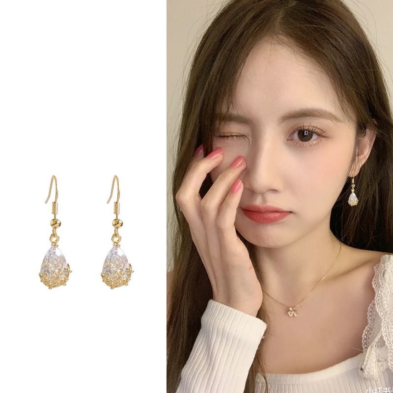Anting Kristal Sintetis Motif Bunga Vintage Aksesoris Pesta fashion Korea Wanita