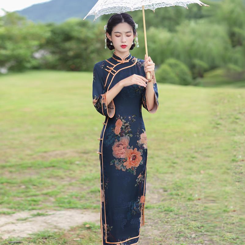 Old Shanghai cheongsam spring 2022 new Chinese style retro temperament elegant improved cheongsam dr