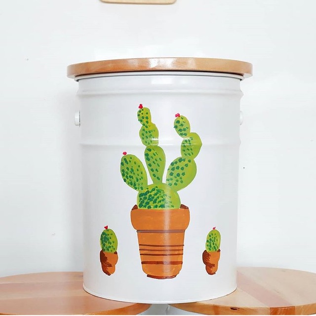 Stool/kursi tong lukis