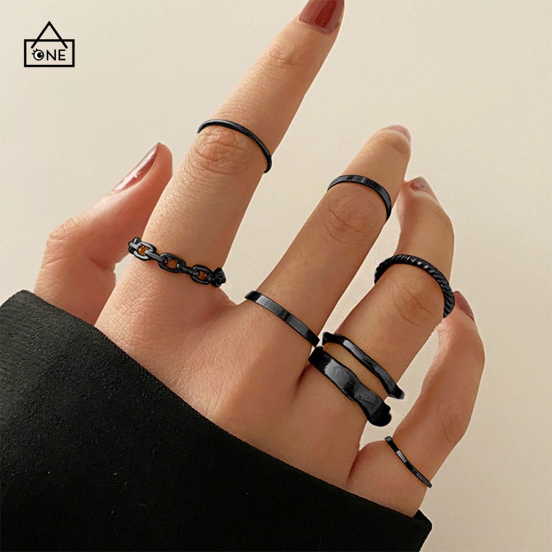 COD❤️ Cincin Gabungan Hitam Kepribadian Kreatif Set Kombinasi Hamparan Sederhana Set Cincin 7 buah