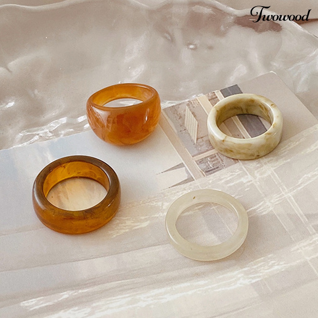 1 Set Cincin Sturdy Bahan Resin Untuk Pasangan