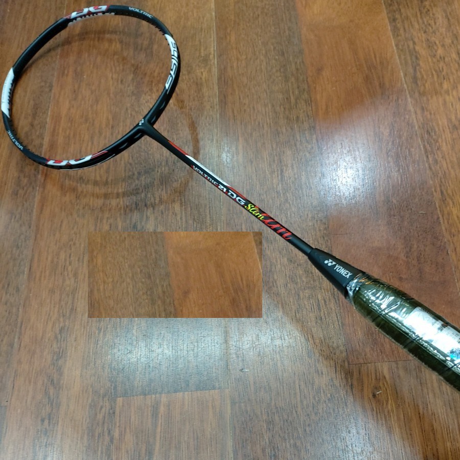RAKET BADMINTON YONEX VOLTRIC 21 DG SLIM ORIGINAL 21DG MADE IN TAIWAN KUAT TARIKAN 35 LBS