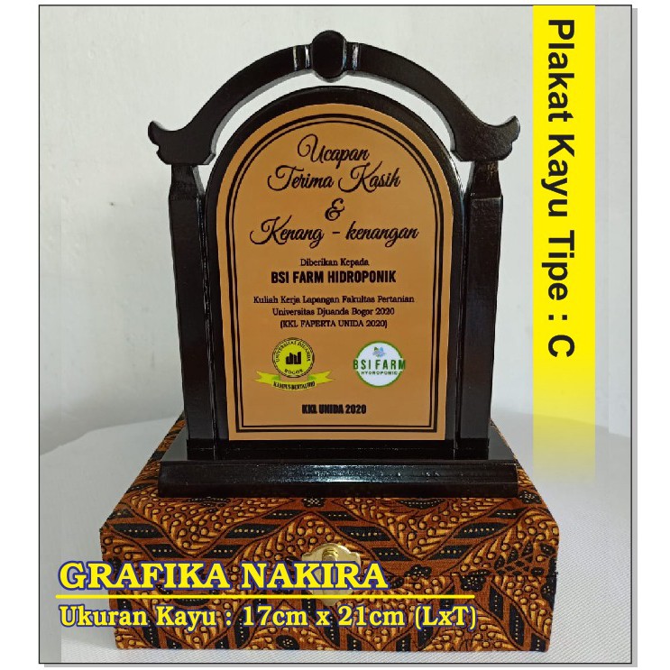 

Plakat Kayu Souvenir / Vandel Kayu Murah Bagus + Box Dus Batik / Cinderamata Penghargaan Tipe C