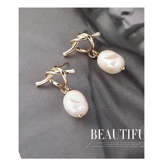 LRC Anting Tusuk Fashion Gold Pearl Ear-rings Y62046