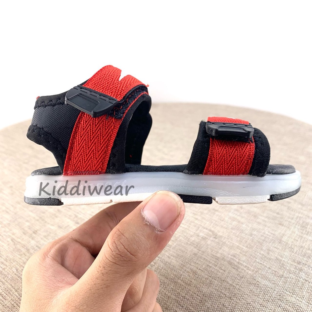 (Kiddiwear) Sandal Anak Laki LED Thunder Lama MBK41