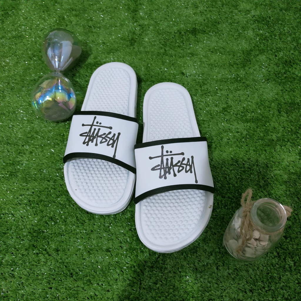 Slip on Pria Sandal Anti Licin Ringan STSY