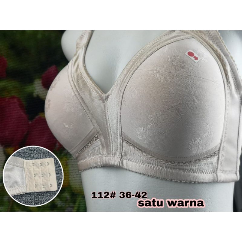 Bra wanita 112 import  tanpa kawat busa sedang dan lembut