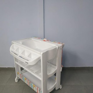 rolling changing table