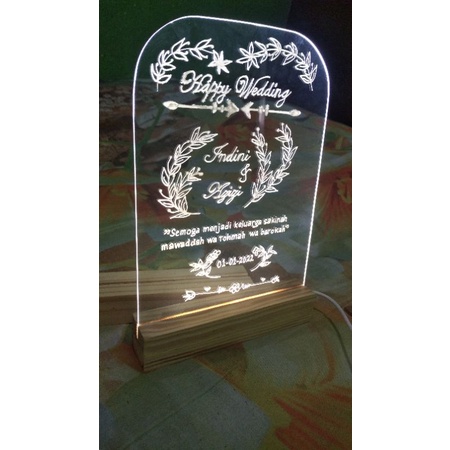 KADO PERNIKAHAN/ULANG TAHUN/KADO WISUDA LAMPU HIAS AKRILIK
