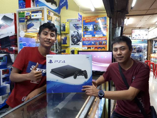 Ps4 slim HEN 500gb versi 9.00 LIKE NEW