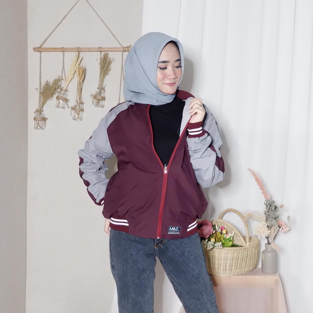 Jaket Bomber Bolak Balik Pria Wanita