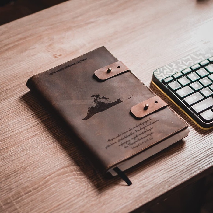 

[RESTOCK] [FREE GRAFIR NAMA] BUKU AGENDA A5+COVER KULIT SAPI ASLI