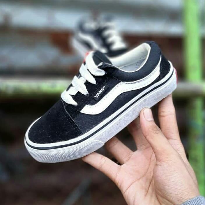 SEPATU VANS OLDSKOOL BLACK WHITE HITAM PUTIH KADO COWOK CEWEK LAKI PEREMPUAN ANAK LUCU IMUT AWET