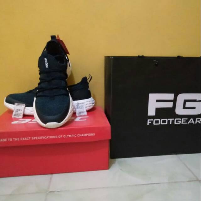 Running Shoes - Astec