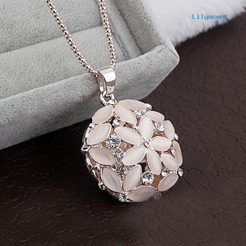 Kalung Rantai Panjang Dengan Liontin Bunga Hollow Aksen Berlian Imitasi Untuk Wanita