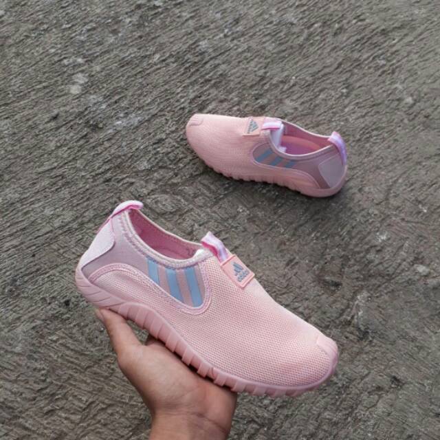 ADIDAS SLIP ON