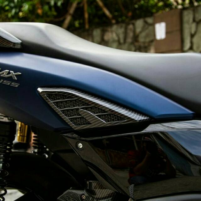 COVER PIJAKAN BODY SAMPING CARBON NMAX 2020 PART.BODY KIRI KANAN/ STEP BELAKANG