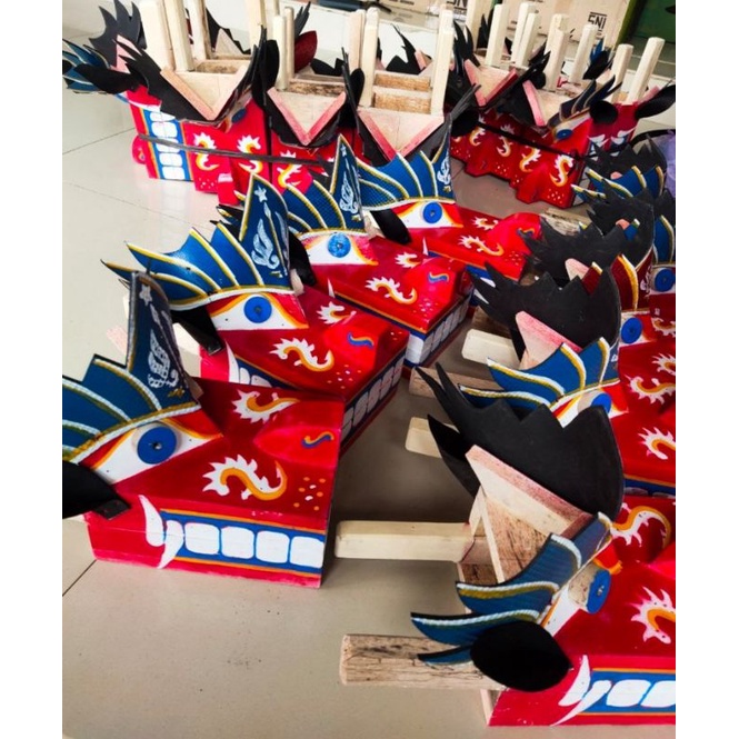 KEPALA BARONGAN DARI KAYU UNTUK ATRAKSI KUDA LUMPING