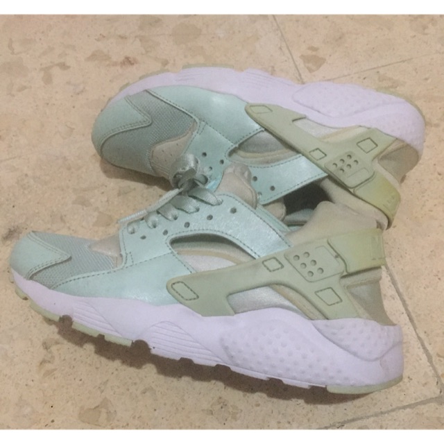 Preloved nike huarace size 39