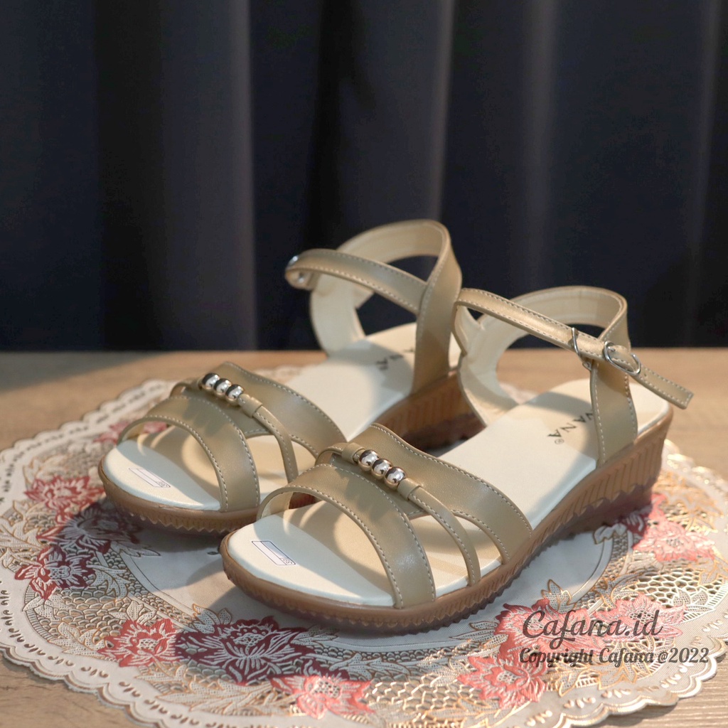 Sandal Wedges Wanita Anggita SDW350