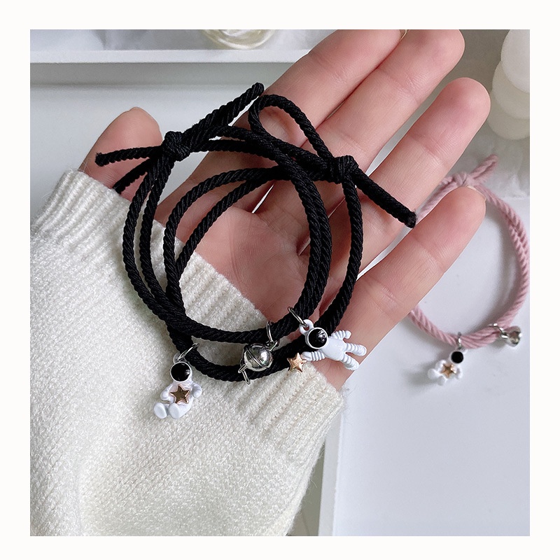 【Ready stock】2 Pcs Gelang Couple Magnet COD Gelang Tali  Attract Persahabatan Tangan Wanita Bracelets Liontin astronot fashion murah COD