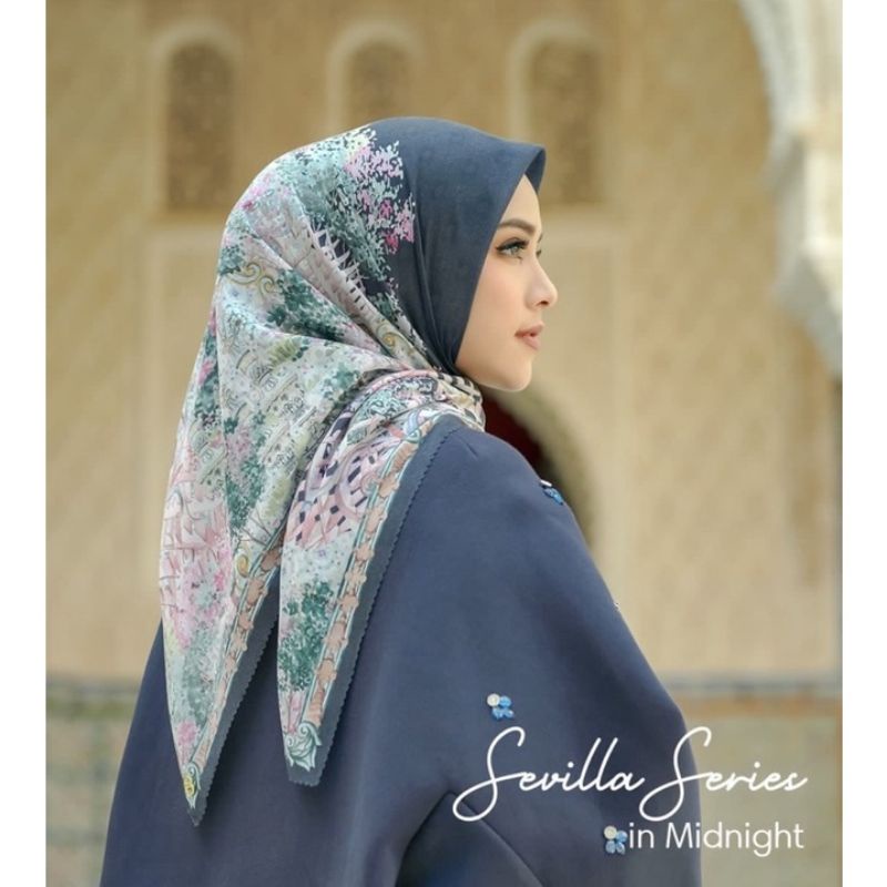 Button Scarves Sevilla Series