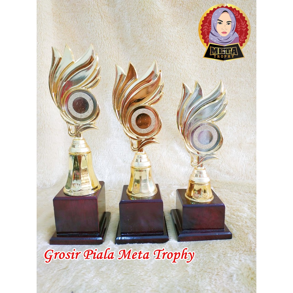 Piala SET Juara 123 MURAH Pramuka Kicau Mania Paskibra Tatakan KAYU