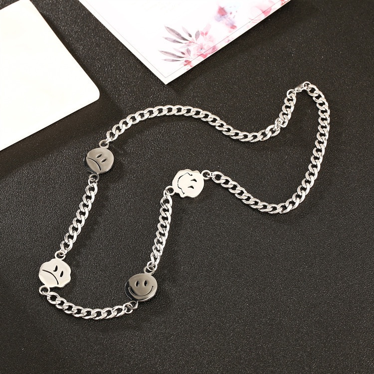 Kalung Bahan Stainless Steel Motif Emoji Untuk Pasangan