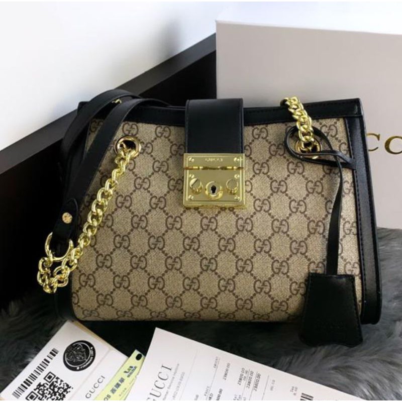 GUCCI GG PADLOCK CHAIN SHOULDER MINI.