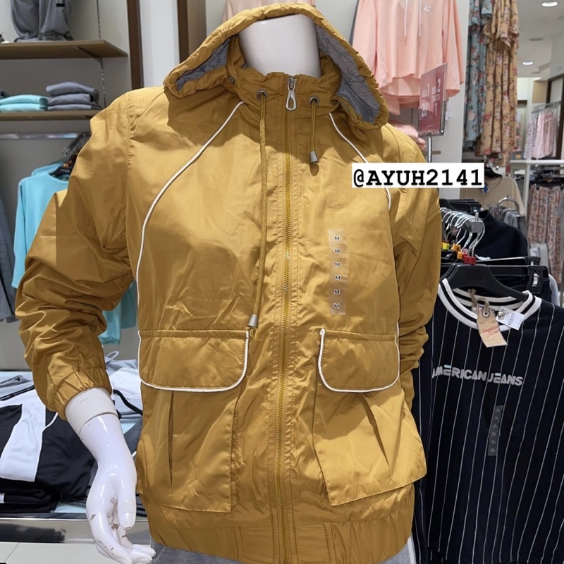 JAKET PARASUT WANITA BY NEVADA HOODIE BISA DI LIPAT ONLY SIZE M