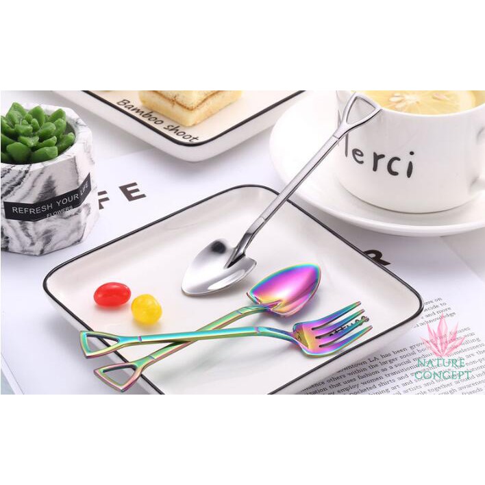 Sendok Garpu Sekop Unik High Quality Gift Spoon Fork per Kotak (2 SET)