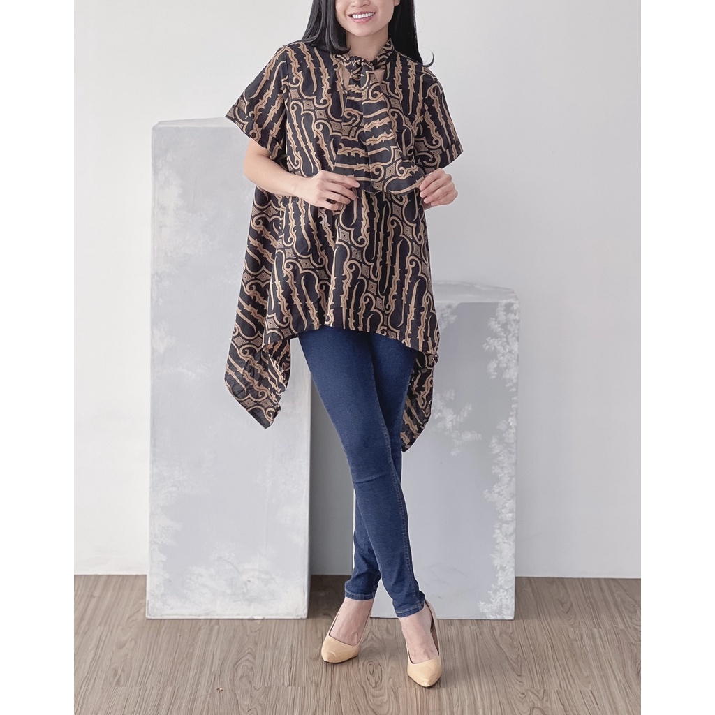 Batik Queen | Ava Top SH-03 | Saeh Collection | atasan wanita batik kantoran loose parang halter top