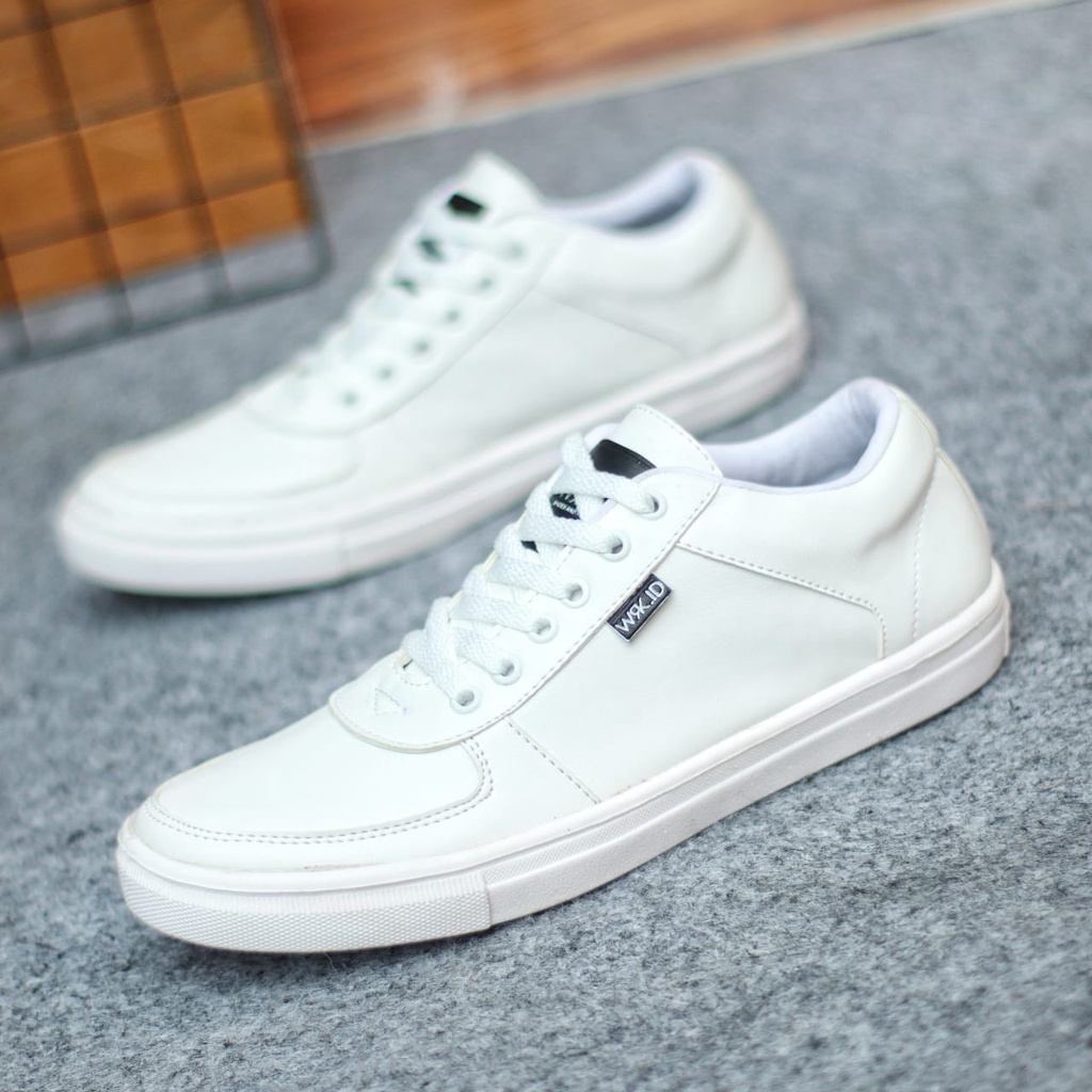 WENLY Sepatu Kasual Sneakers Pria Kulit Pu Simple Murah Original Main Gaya Hangout Trendy