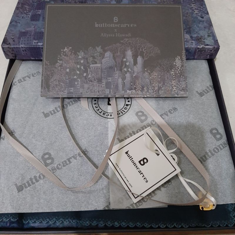 New Buttonscarves New York Dumbo