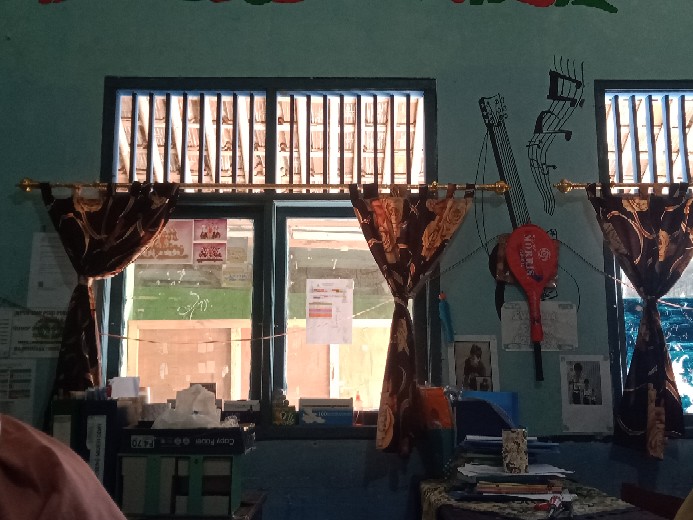 ( 2 Meter Dan 1,5 Meter) Rel / Reil /rollet / Reil Bulat /batang Soka Gorden