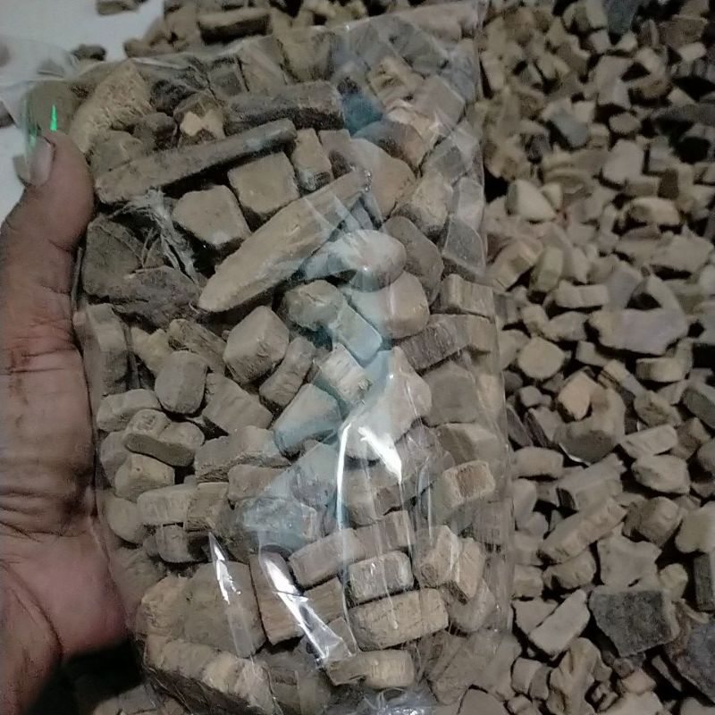 buhur kayu gaharu Kalimantan berat 1kg